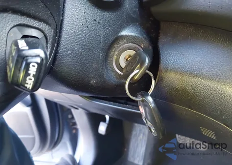 2013 Toyota Highlander Se V6 from USA, damaged, VIN 5TDBK3EH9DS256241